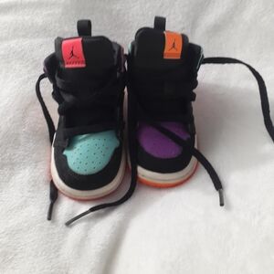 ✳✴✳3 pair toddler shoes $30...Toddler Nike Air Jordan 1 Mid Candy Multicolor GS